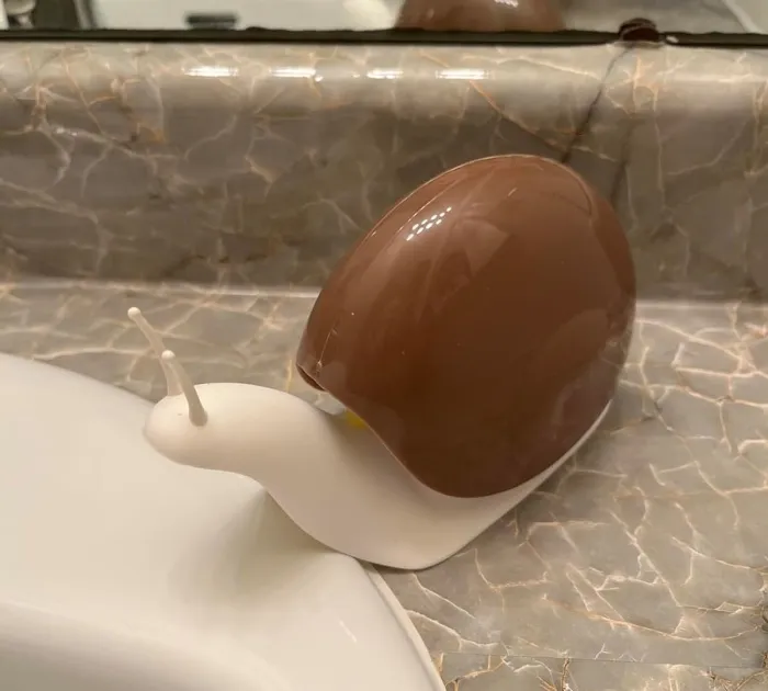 Snug As A Bug: This <span Style="Font:inherit;color:#d74b1f;"> Snail Soap Dispenser </Span> Is Cozy And Cute