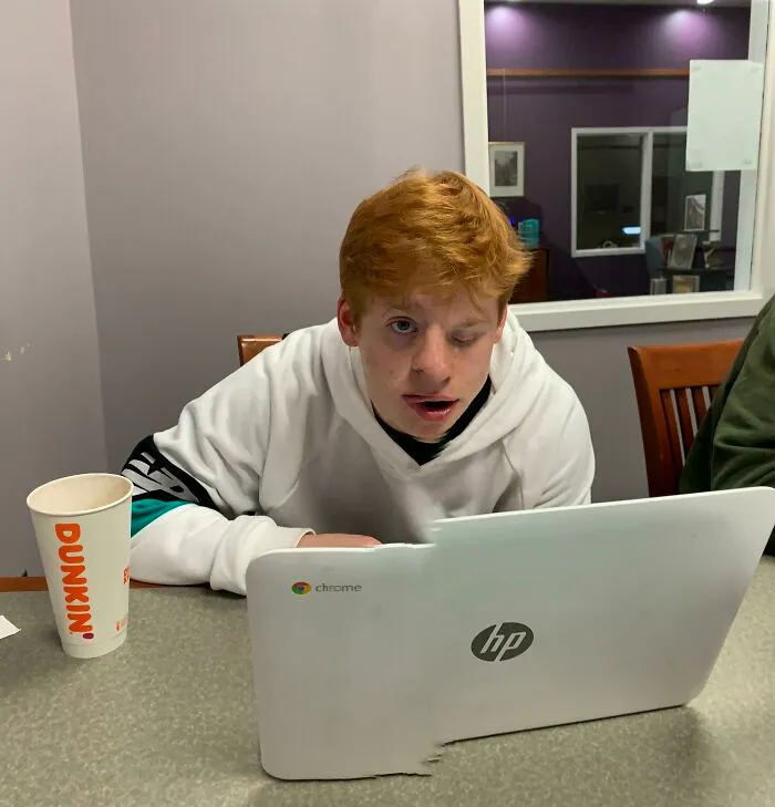 My Friend Looks So Dumb
