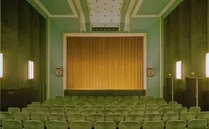 50 Aesthetically Pleasing “Accidental Wes Anderson” Moments People Have Captured In Real Life (New Pics)