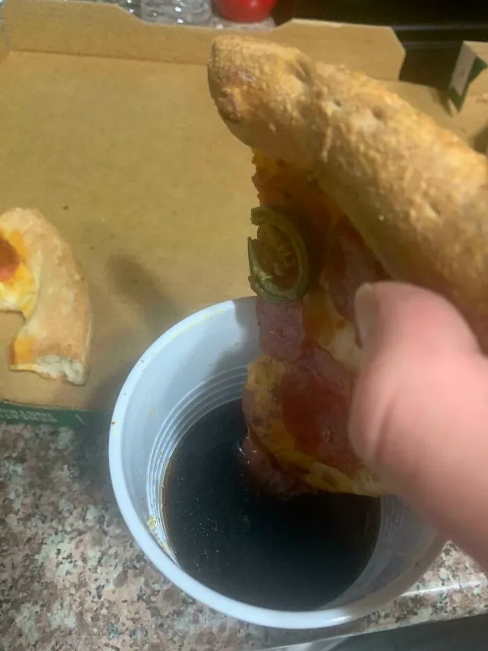 Pizza In Diet Coke Makes The Pizza 10x Better
