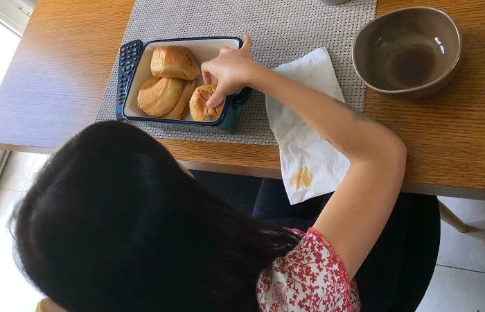 Posting On The Behalf Of My 8 Year Old Sister Who Unironically Eats And Enjoys Sweet Brioche With Soy Sauce