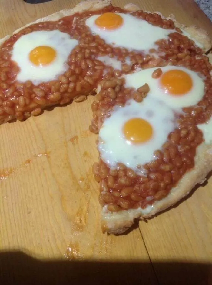 I Love Baked Beans And Egg Pizza For Breakfast
