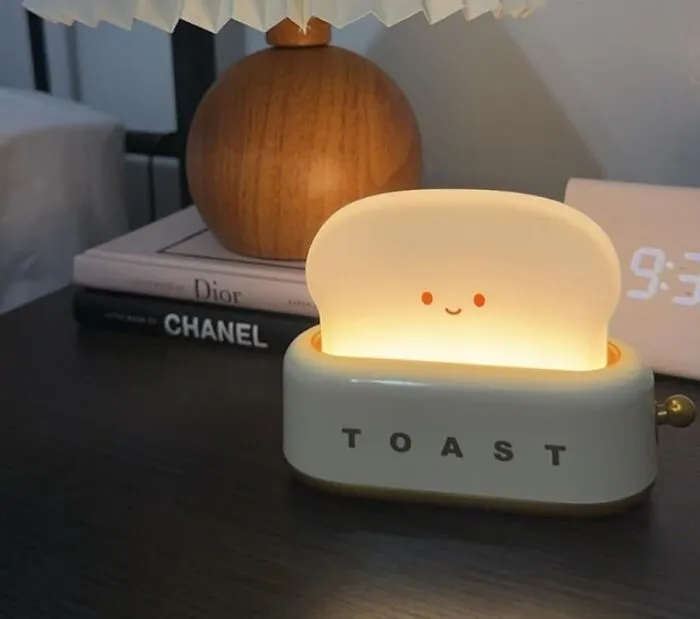 Illuminate Your Desk With The  <span Style="Font:inherit;color:#d74b1f;"> QANYI Desk Decor Toaster Lamp</Span>: A Toasty Addition To Your Workspace!