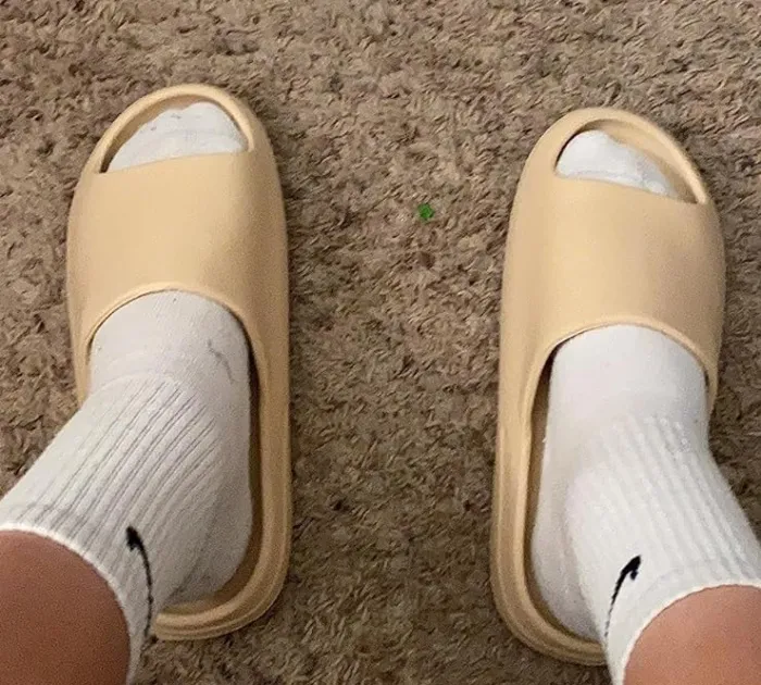 <span Style="Font:inherit;color:#d74b1f;"> Cloudy Slippers</Span>: These Slippers Are Fluffy, Light, And Fun