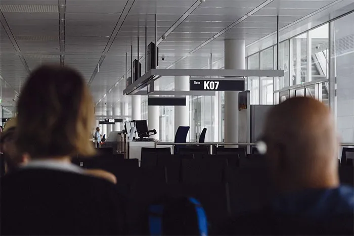 34 Frequent Fliers Share Unwritten Rules That Passengers Should Follow On Airplanes