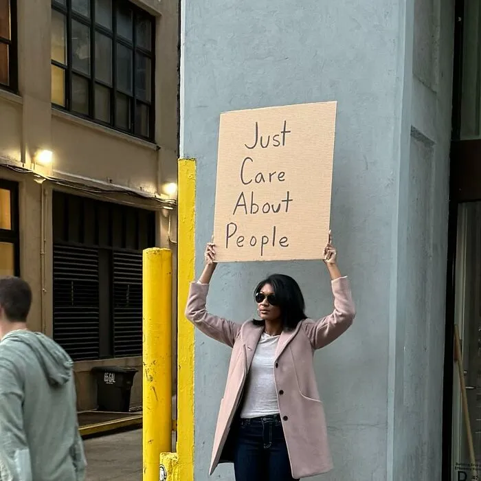 30 Of The Funniest And Most Accurate Signs About Everyday Annoyances By This Dudette (New Pics)