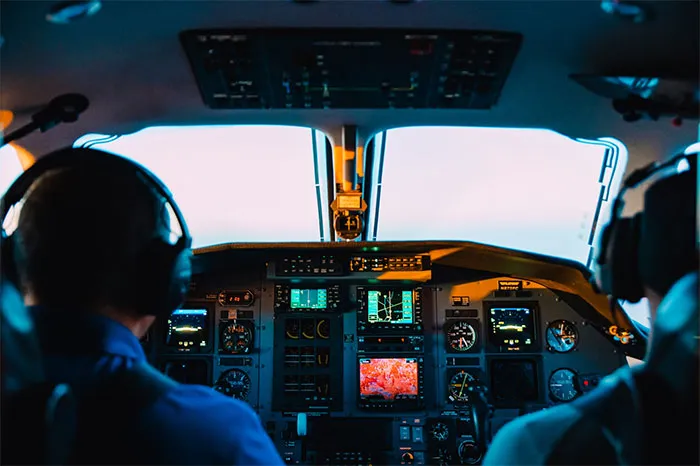 34 Frequent Fliers Share Unwritten Rules That Passengers Should Follow On Airplanes