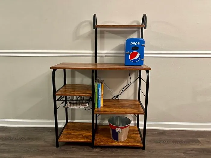 You Can Enjoy More Storage Space And A Chic Look With <span Style="Font:inherit;color:#d74b1f;"> A Baker’s Rack </Span> In Your Kitchen
