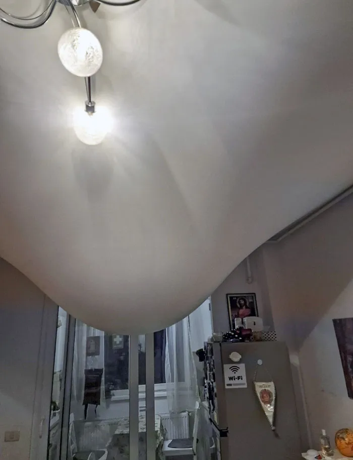 Se le ha roto una tubería al vecino y estoy a punto de que se me inunde la casa