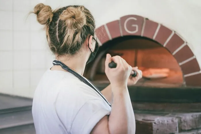 30 Stories Of Customers From Hell That These Servers Just Had To Vent About Online