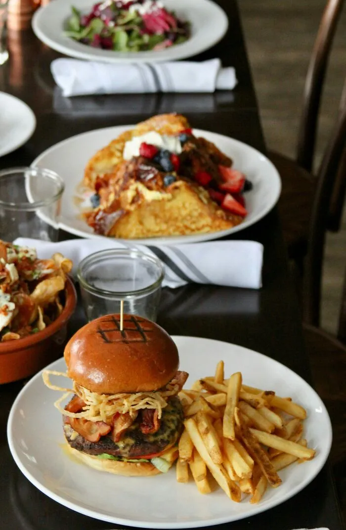30 Stories Of Customers From Hell That These Servers Just Had To Vent About Online