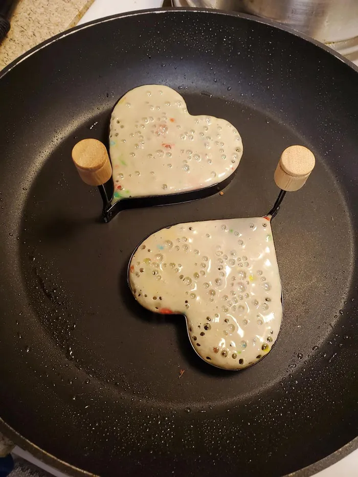 Nonstick <span Style="Font:inherit;color:#d74b1f;"> Heart Pancake/Egg Rings</Span> For Whipping Up Adorable Breakfast Treats That'll Make Your Kiddos Swoon - Spreading The Love Has Never Been Easier!