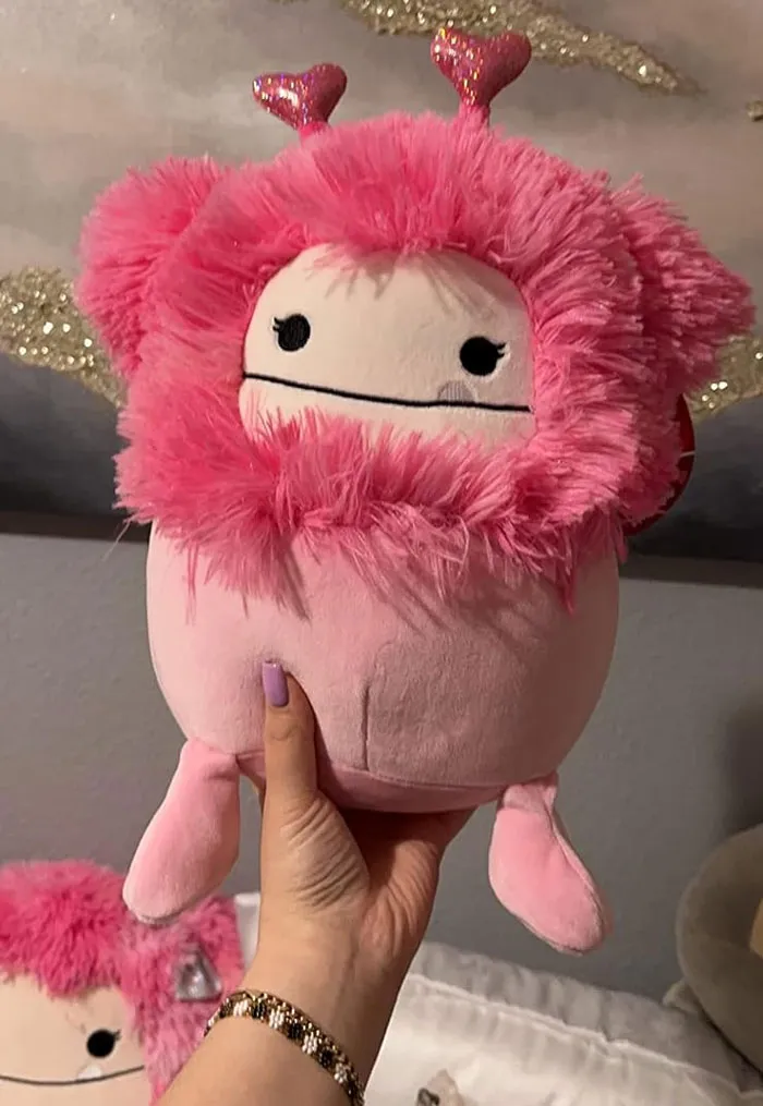 Cuddle Up With Caparinne <a Style="Display:inline;" Href=" Https://Www.amazon.com/Dp/B0b5ycqjtf?ots=1&ascsubtag=%5bartid%7c10055.g.4923%5bsrc%7c%5bch%7c%5blt%7csale%5bpid%7c4d7bd5ca-Fb16-4b69-9f87-Ed70e5d7c892&linkcode=ll1&tag=bpgoose-20&linkid=6f4e8857c1f0102217c5eb7d484bae5f&language=en_us&ref_=as_li_ss_tl" Target="_blank"><span Style="Font:inherit;color:#d74b1f;"> The Squishmallow Bigfoot!</Span> With Its Irresistible Squishiness, It's The Cuddliest Valentine’s Plush That Kids Will Love To Squeeze & Sleep With