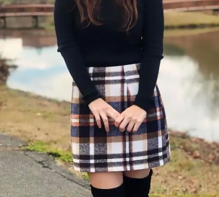 From The Library To The Lounge, Walk In With A <span Style="Font:inherit;color:#d74b1f;"> Plaid Skirt</Span> That's Got More Lines Than A Shakespeare Sonnet And More Style Than A Runway Model At Recess