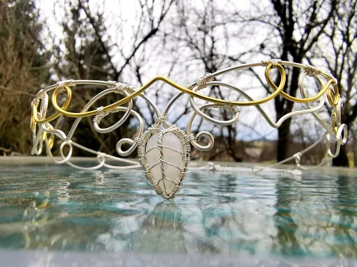 I Made An Elven Crown With Wire And A Moonstone (8 Pics)