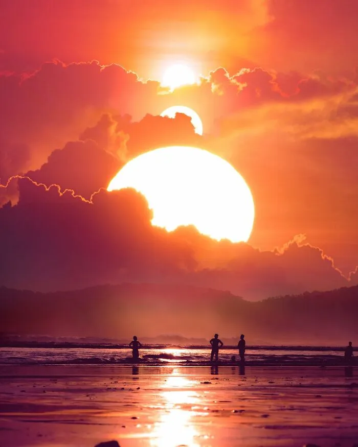 30 Surreal Pictures Showcasing An Alternative Reality By Tom Fabia
