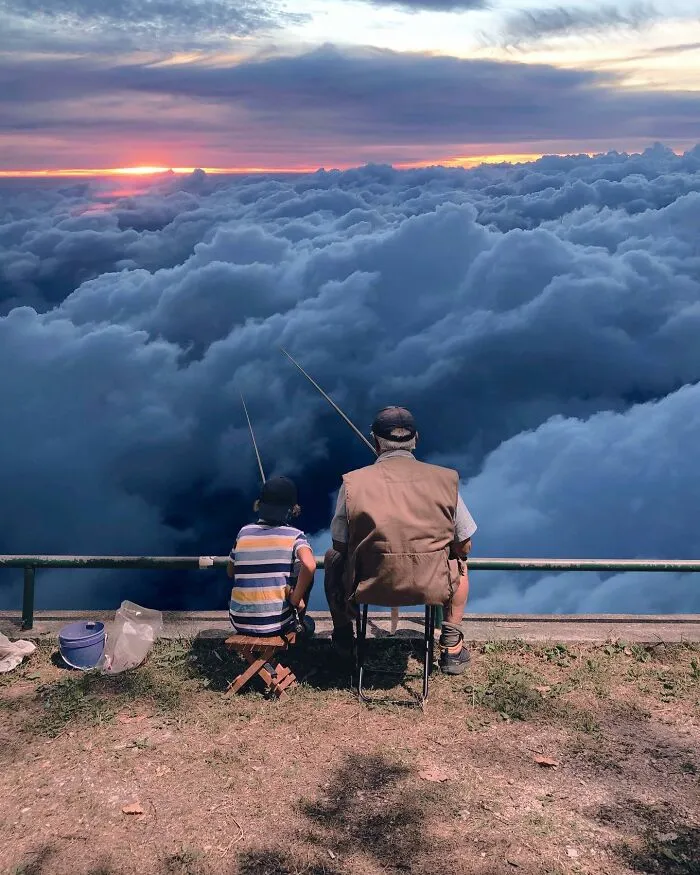 30 Surreal Pictures Showcasing An Alternative Reality By Tom Fabia