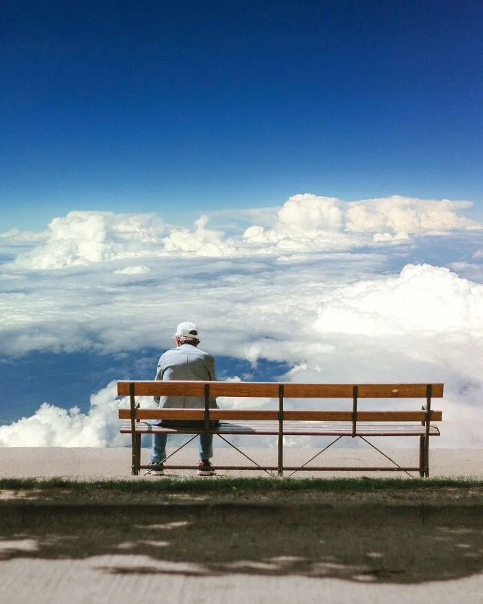 30 Surreal Pictures Showcasing An Alternative Reality By Tom Fabia