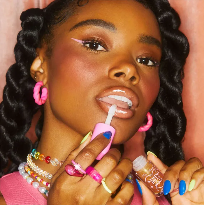 Level-Up Your Vanity's Selfie Game With <span Style="Font:inherit;color:#d74b1f;"> Too Faced</Span>  And Serve Fierce Vibes Whether You're Brunch-Bound Or Just Upping Your Grocery Aisle Allure