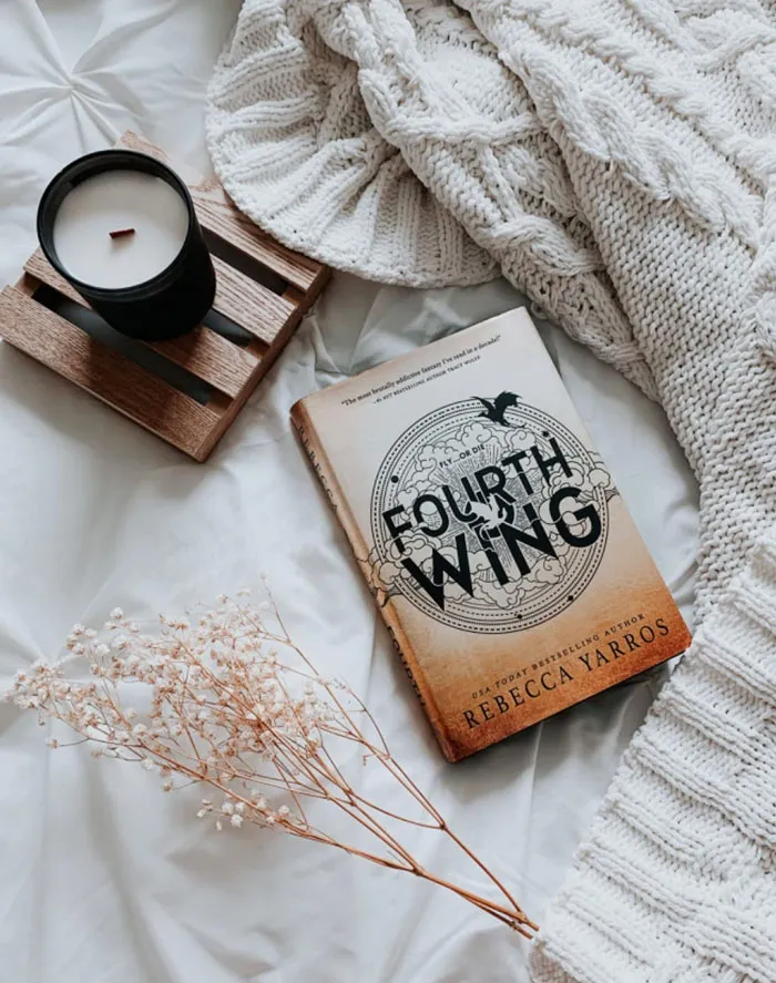 <span Style="Font:inherit;color:#d74b1f;"> Fourth Wing</Span> By Rebecca Yarros