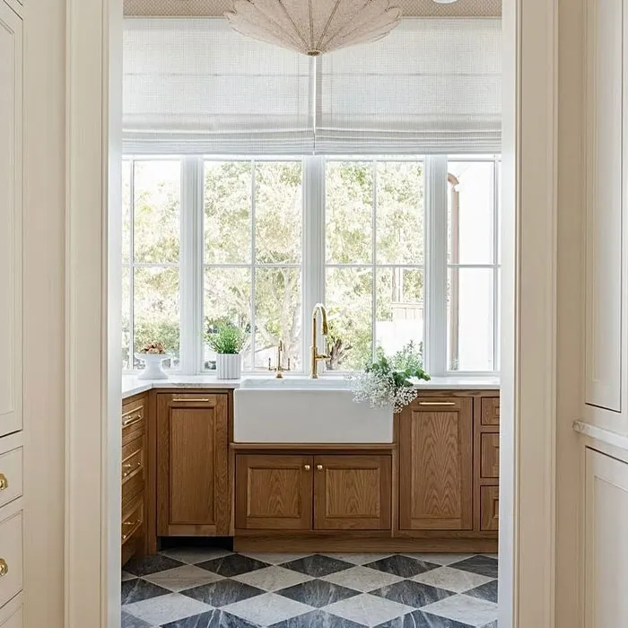 Adopt Minimalism For A Small Kitchen