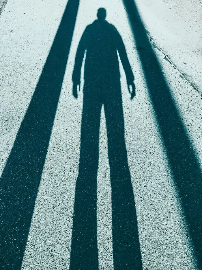 Someone Asks People To Share The Creepiest Things They've Seen In Broad Daylight, And 30 Deliver