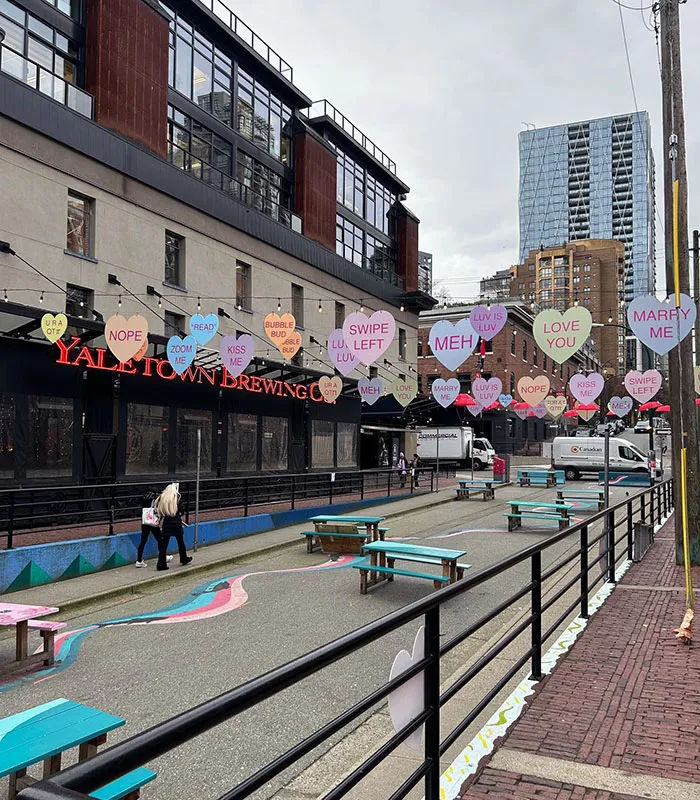 I'm In Love With These Valentine's Decorations