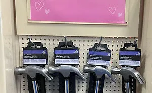 50 Valentine's Day Design Fails That Are So Bad, It's Hard To Believe They Actually Happened (New Pics)