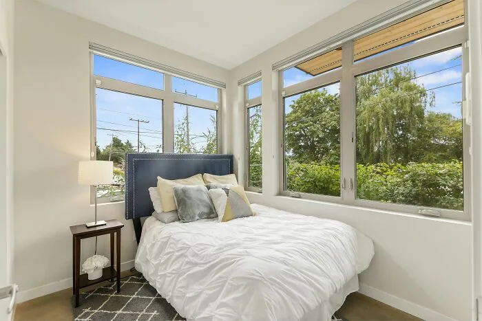 30 Unique Reasons Why Someone Didn't Buy A House, As Shared Online