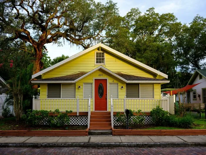 30 Unique Reasons Why Someone Didn't Buy A House, As Shared Online