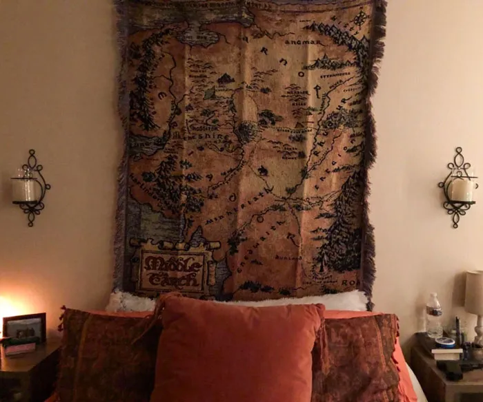 Cozy Up In Middle-Earth With <span Style="Font:inherit;color:#d74b1f;"> Woven Tapestry Throw Blanket</Span> That Feels As Luxurious As Elven Silk