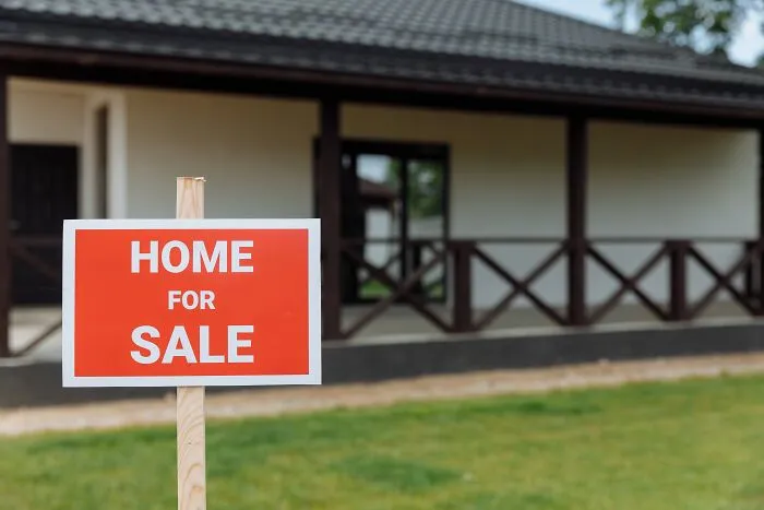 30 Tenants Spill The Tea About Their Landlords From Hell