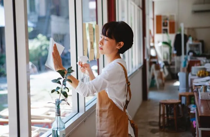30 Flabbergastingly Stupid Reasons Someone Was Fired, According To Netizens