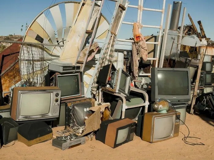 30 Unique Reasons Why Someone Didn't Buy A House, As Shared Online