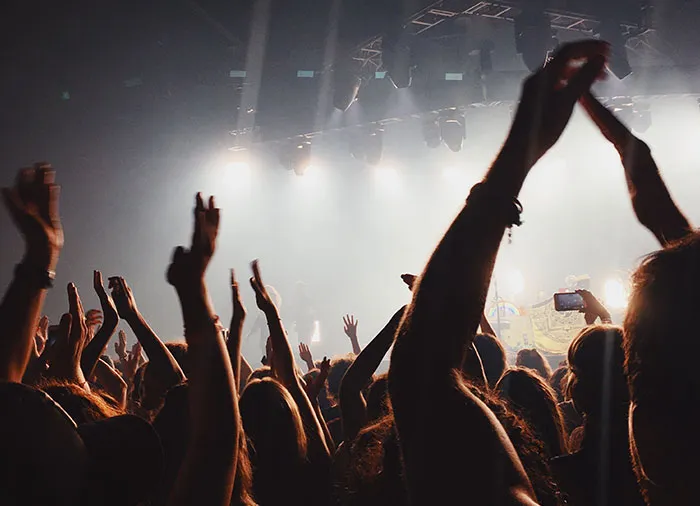 "People Won't Respect You As Much": 30 Short People Share Things Tall Folks Don't Understand