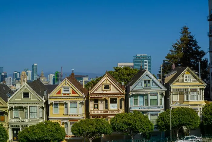 30 Unique Reasons Why Someone Didn't Buy A House, As Shared Online
