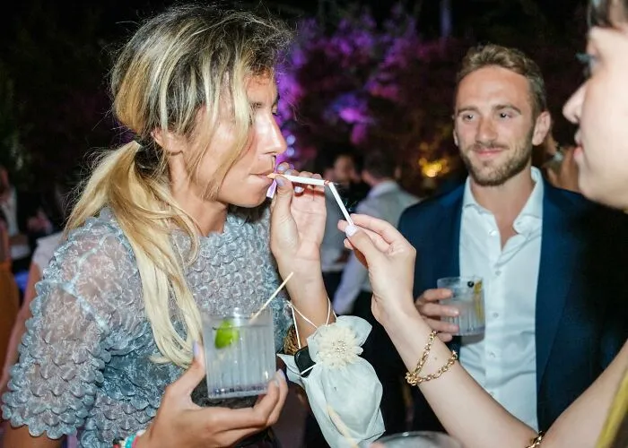 23 Honest Wedding Photos By Ian Weldon That Are As Funny As They Are Chaotic (New Pics)