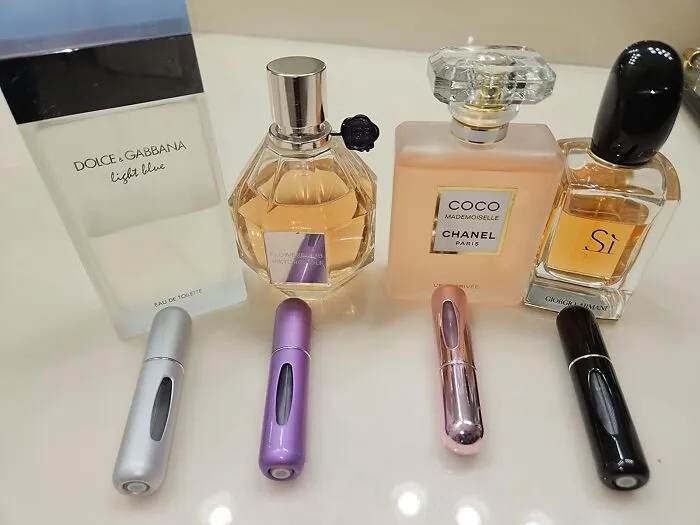 Scent On The Go: <span Style="Font:inherit;color:#d74b1f;"> Portable Mini Perfume Atomizer  </Span>  For Freshness Anywhere!