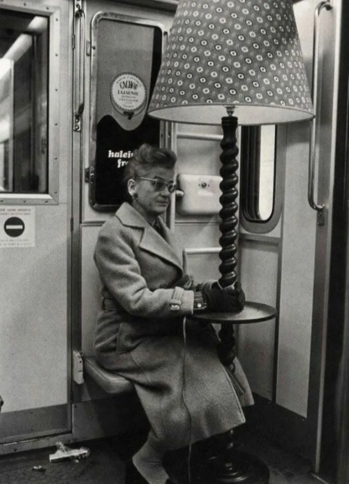 35 Times People Spotted The Wildest Things On The Paris Metro And Had To Snap A Pic