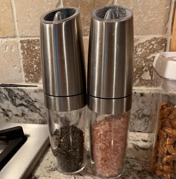 Simplify Seasoning With <span Style="Font:inherit;color:#d74b1f;"> The Gravity Electric Salt And Pepper</Span> Grinder Set