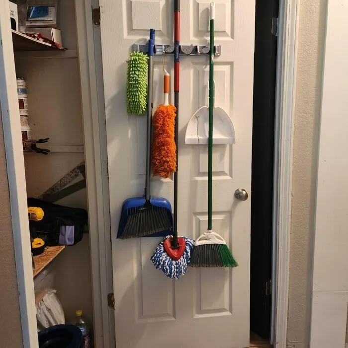 Hang In There, Broom! <span Style="Font:inherit;color:#d74b1f;"> Wall Mount Metal Holder </Span> - The Ultimate Clutter Buster!