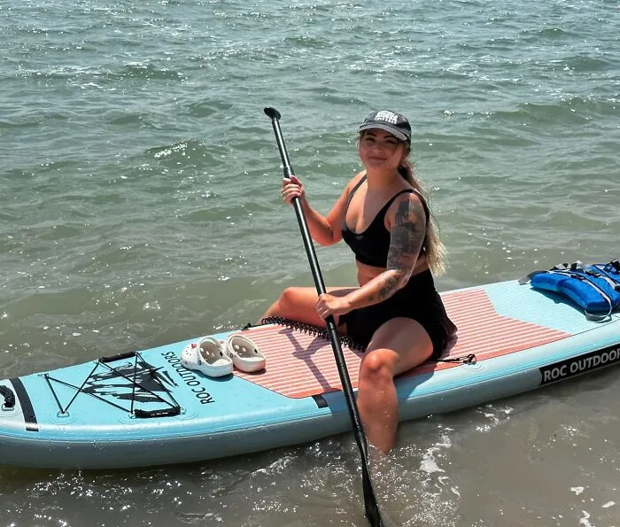 Stand, Paddle, & Roc: Grab This <span Style="Font:inherit;color:#d74b1f;"> Inflatable Board</Span> For Ultimate Water Fun!"