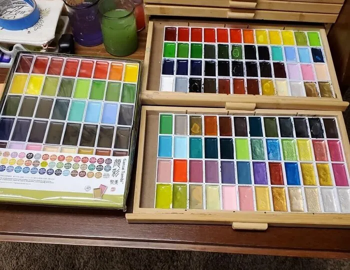 No More Dull And Lifeless Paintings! This <a Style="Display:inline;" Href="Https://Www.amazon.com/Dp/B07r7xghjw?ascsubtag=__st0314awd__ck1b4l546003n3qyelhwxk01k__116579________4______&linkcode=ll1&tag=bprat-20&linkid=0ddacc3cd45f6a24424019875f7af2b8&language=en_us&ref_=as_li_ss_tl" Target="_blank"><span Style="Font: Inherit; Color: #d74b1f;"> Kuretake Gansai Tambi Set</Span> Offers A Spectrum Of Rich, Pigmented Colors