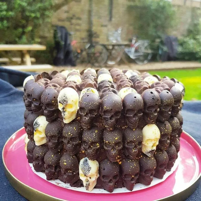 Decided To Try The Hershey's Back-Of-The-Cocoa-Box Chocolate Cake Recipe, It Didn't Disappoint