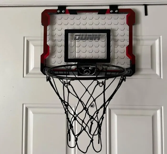 Basketball Day & Night: <span Style="Font:inherit;color:#d74b1f;"> Temi's Over-The-Door Hoop With LED & Scoreboard</Span> !