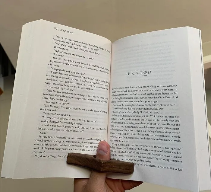Enjoy Reading With A <span Style="Font:inherit;color:#d74b1f;"> Book Page Holder</Span>: Keep Your Pages Open And Secure For Comfortable Reading
