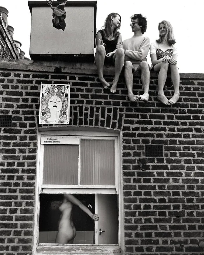 The Changing Face Of ’60s London
no Loss Of Face, Earls Court London

facebook " Group " 
vintage / History Of Everything & Weird Facts
................................... ................................

.
.
.

.
.
.

.
. 
#london #earlscourt #court #thechange #1960 #uklondon #londonuk🇬🇧 #faceoff #earlscourtlondon #1960s ##faceof #changing #60 #sixsties #noloss #courts #60slondon #60s #london🇬🇧 #thechanging #retroshot #vintageshot #flashback 
...................................

.
.

.
.
