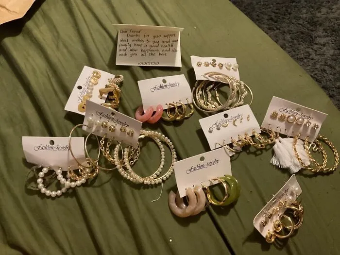 Hoop Dreams: 45 Ways To Slay With <span Style="Font:inherit;color:#d74b1f;"> Gold Earrings </Span> In Your Jewelry Box!