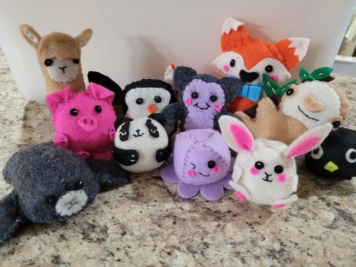 Stitch Your Own Zoo With The Adorable <a Style="Display:inline;" Href="Https://Www.amazon.com/Dp/1338106449?ascsubtag=7591808%2c16%2c28%2cd%2c0%2c0%2c0%2c900%3a2%3b974%3a2%3b1125%3a1%2c42076272%2c0%2c0%2c0&th=1&linkcode=ll1&tag=bphorse-20&linkid=c5fce05cc096365f59c807f832bd96f5&language=en_us&ref_=as_li_ss_tl" Target="_blank"><span Style="Font:inherit;color:#d74b1f;"> Sew Mini Animals Kit</Span>
