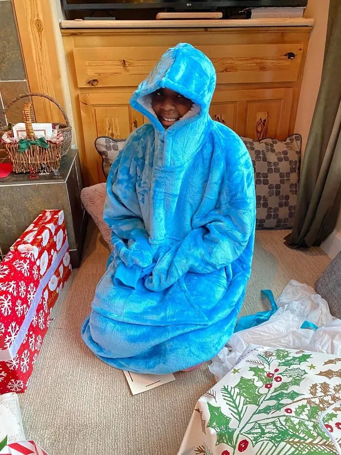 Wrap Up In Cozy: The <a Style="Display:inline;" Href="Https://Www.amazon.com/Oversized-Sweatshirt-Wearable-Children-Reversible/Dp/B07v6hxbrn?ie=utf8&linkcode=ll1&tag=bphawk-20&linkid=35da6a1e1aabf91f44540b60392a8fcc&language=en_us&ref_=as_li_ss_tl" Target="_blank"><span Style="Font:inherit;color:#d74b1f;"> Oversized Wearable Blanket Hoodie</Span> For Ultimate Warmth